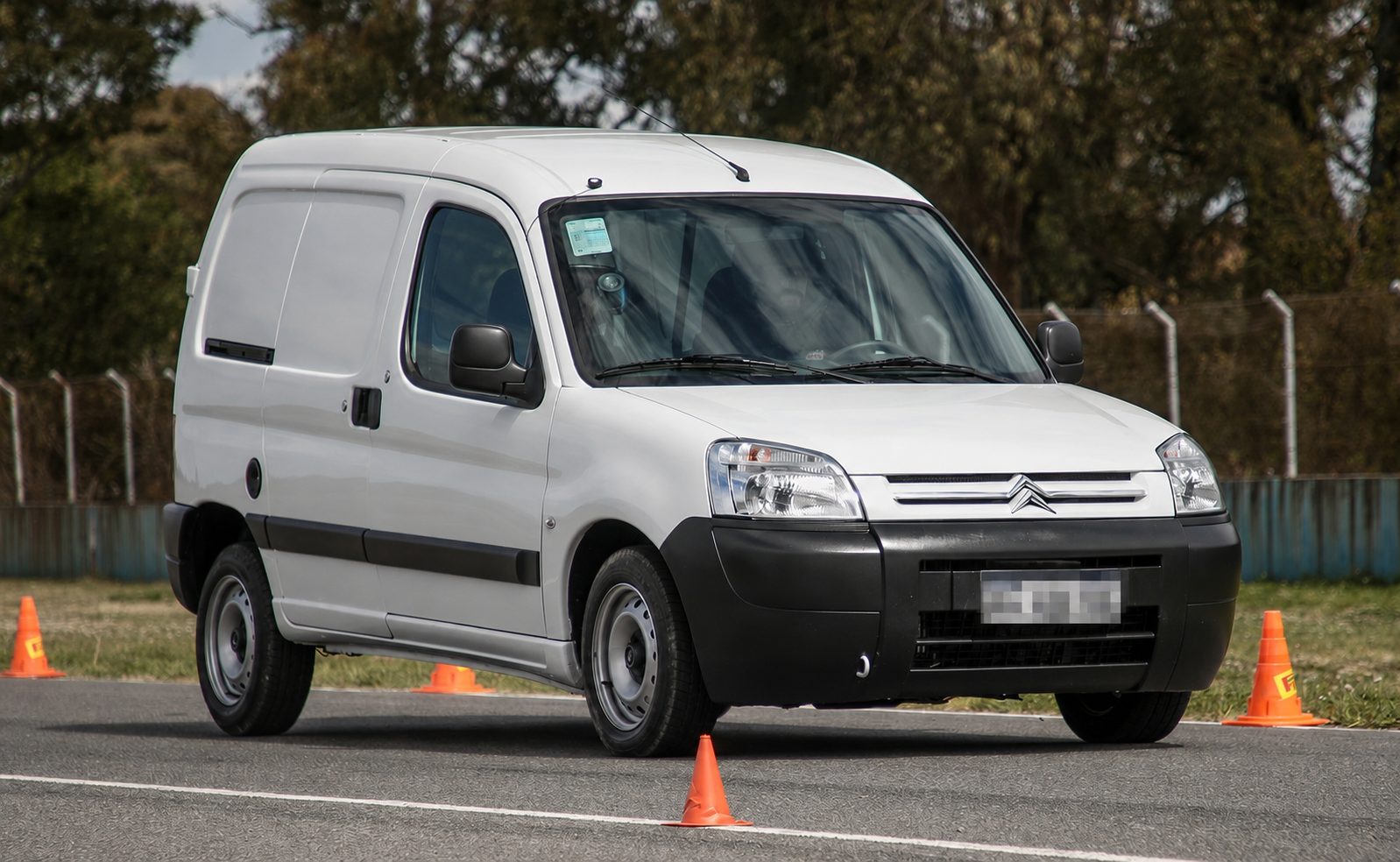 Utilitario Citroën Berlingo para transporte de personal y carga